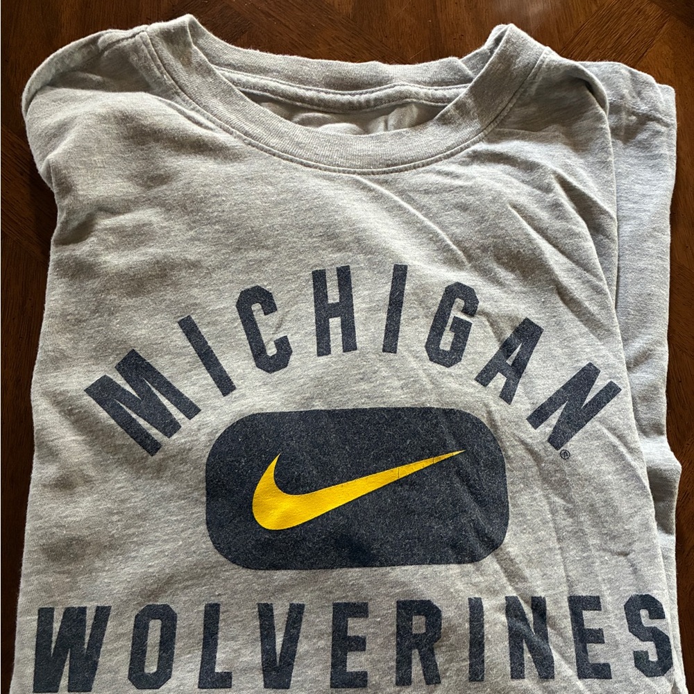 Nike Michigan wolverine’s Gray Tee